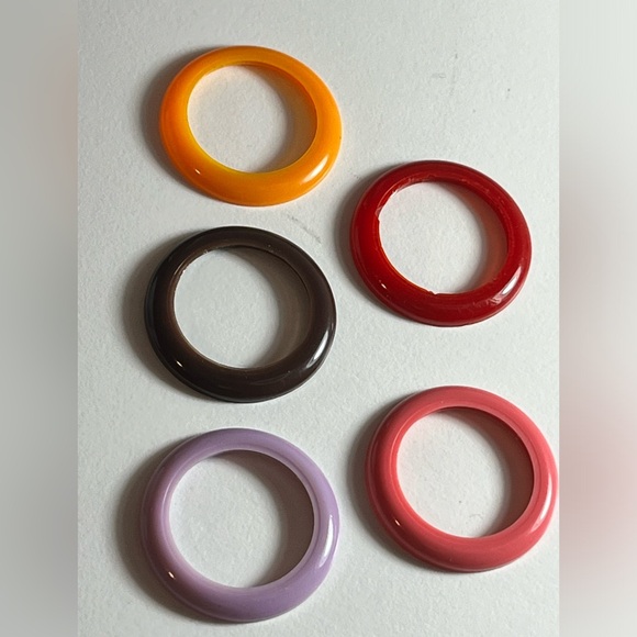 GUCCI 11/12.2 interchangeable bezels with 6 of them. - Picture 5 of 14